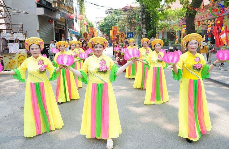 Thôn Đa Phúc tổ chức rước lễ, tế lễ tưởng niệm Thiền sư Từ Đạo Hạnh trong khuôn khổ Lễ hội Chùa Thầy- Ảnh 7.