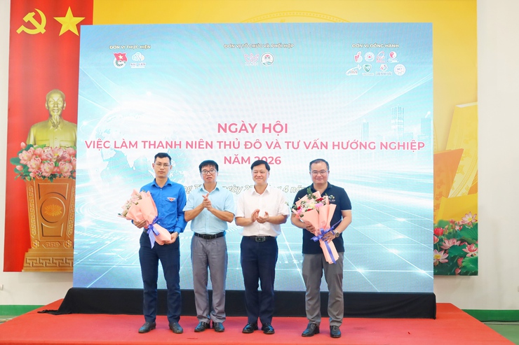 Sôi động Ngày hội Việc làm 2026 tại Tùng Thiện – Nơi kết nối ước mơ và cơ hội nghề nghiệp- Ảnh 5.