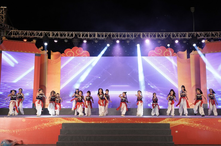 QUỐC OAI TỔ CHỨC ĐÊM GIAO LƯU VĂN NGHỆ "LỄ HỘI CHÙA THẦY – VŨ ĐIỆU KẾT NỐI"- Ảnh 7.