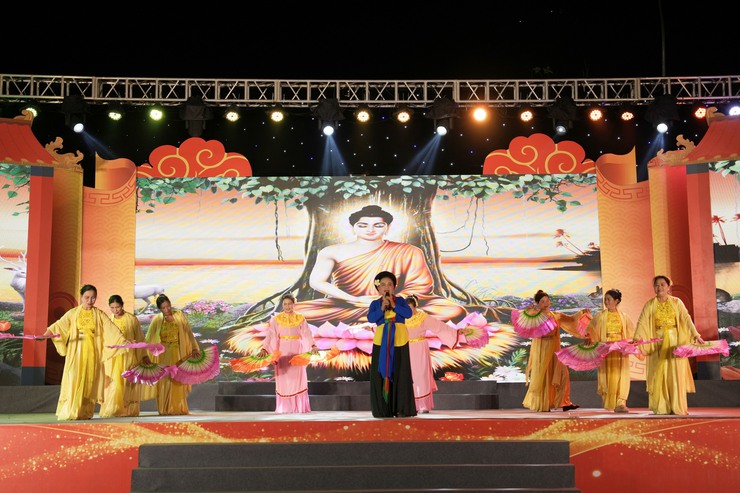 QUỐC OAI TỔ CHỨC ĐÊM GIAO LƯU VĂN NGHỆ "LỄ HỘI CHÙA THẦY – VŨ ĐIỆU KẾT NỐI"- Ảnh 8.