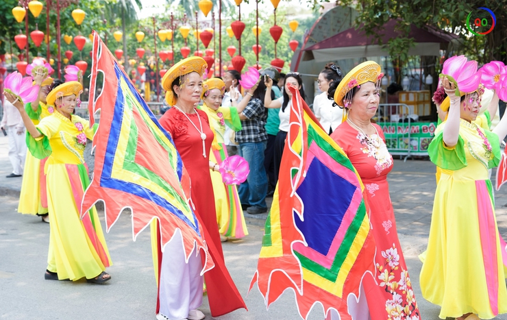 Thôn Đa Phúc tổ chức rước lễ, tế lễ tưởng niệm Thiền sư Từ Đạo Hạnh trong khuôn khổ Lễ hội Chùa Thầy- Ảnh 9.