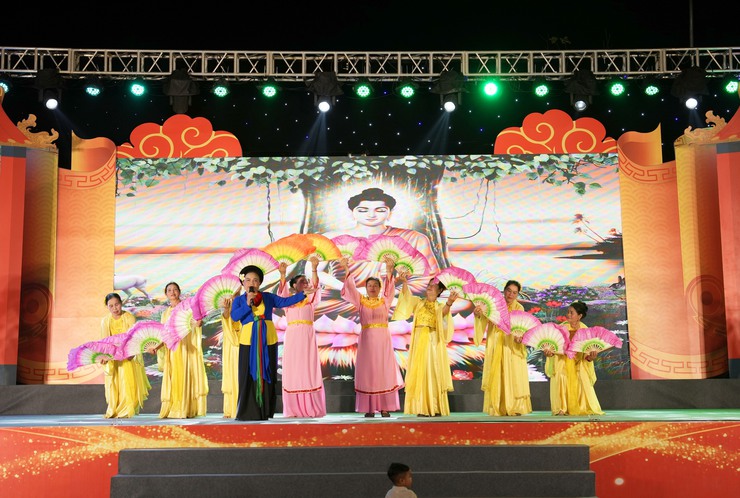 QUỐC OAI TỔ CHỨC ĐÊM GIAO LƯU VĂN NGHỆ "LỄ HỘI CHÙA THẦY – VŨ ĐIỆU KẾT NỐI"- Ảnh 9.