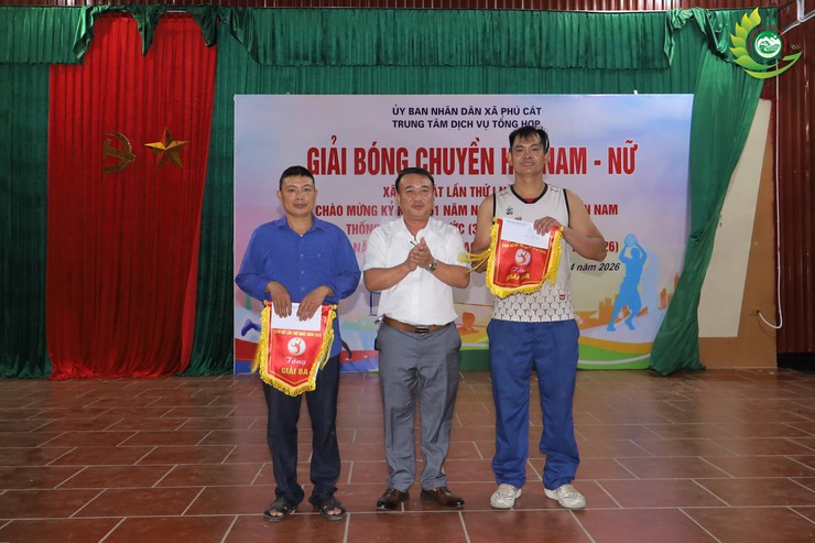 Sôi nổi Giải bóng chuyền hơi nam – nữ xã Phú Cát lần thứ I năm 2026- Ảnh 9.