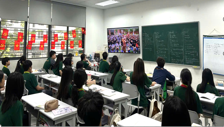 CÁC TRƯỜNG THCS TRÊN ĐỊA BÀN PHƯỜNG CẦU GIẤY THAM DỰ TIẾT HỌC PHÁP LUẬT TRỰC TUYẾN "GEN Z – TỰ HÀO HÀ NỘI, SỐNG CHUẨN AN TOÀN"- Ảnh 4.