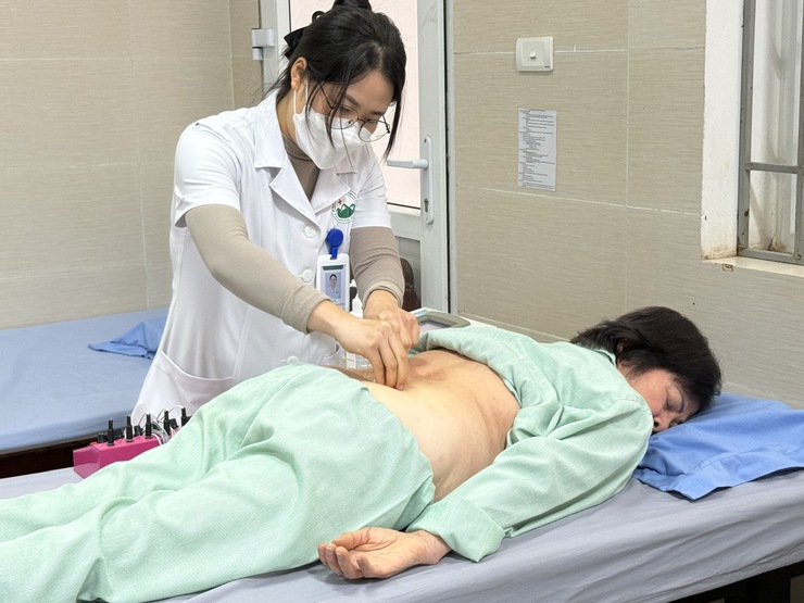 Đưa Nghị quyết 72-NQ/TW vào cuộc sống: Phát huy thế mạnh y học cổ truyền- Ảnh 5.