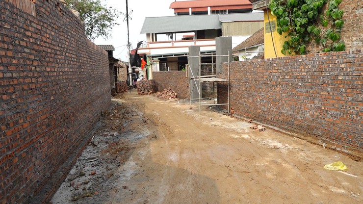 nhân dân xóm 4, thôn Yên Bồ, xã Vật Lại tích cực hiến đất, chung sức xây dựng đường giao thông nông thôn- Ảnh 8.