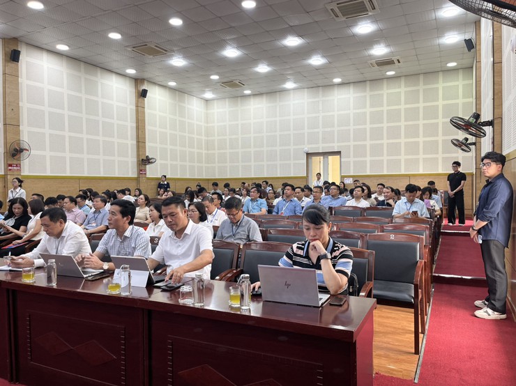 Long Biên đẩy mạnh chuyển đổi số qua không gian làm việc “Hanoi Work”- Ảnh 1.