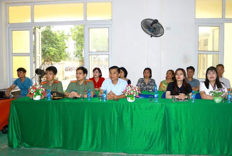 Mỹ Đức: Khi Pháp Luật "Bén Rễ" Trong Tâm Hồn Thế Hệ Z Qua Hình Thức Sân Khấu Hóa- Ảnh 2.