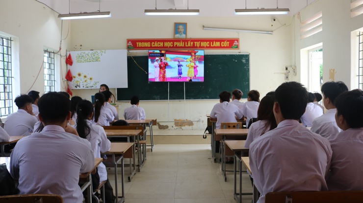 Các trường THCS, THPT và Trung tâm GDNN - GDTX đóng trên địa bàn xã Mỹ Đức tham gia chương trình cầu truyền hình đặc biệt mang tên "Tiết học Gen Z - Tự hào Hà Nội, sống chuẩn an toàn- Ảnh 11.