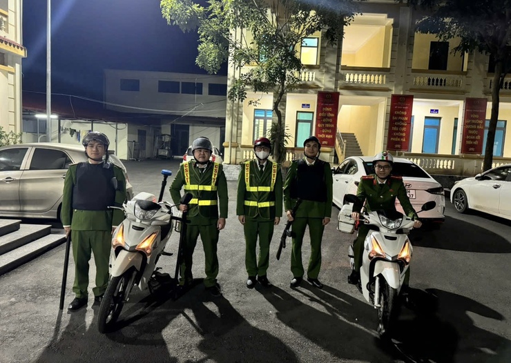 Công an xã Phúc Lộc: Chung tay khắc phục "05 điểm nghẽn" xây dựng xã "Trật tự - Kỷ cương - Văn minh - Hiện đại"- Ảnh 7.