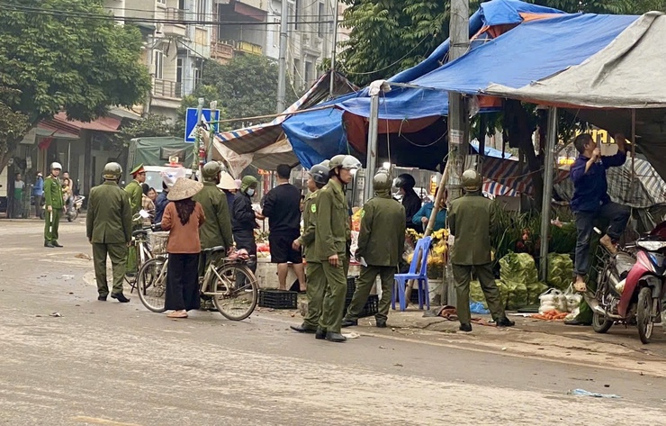 Công an xã Phúc Lộc: Chung tay khắc phục "05 điểm nghẽn" xây dựng xã "Trật tự - Kỷ cương - Văn minh - Hiện đại"- Ảnh 5.