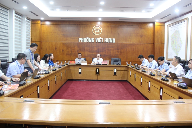 Trung tâm Phục vụ hành chính công Thành phố làm việc với phường Việt Hưng về nâng cao hiệu quả cải cách hành chính- Ảnh 1.