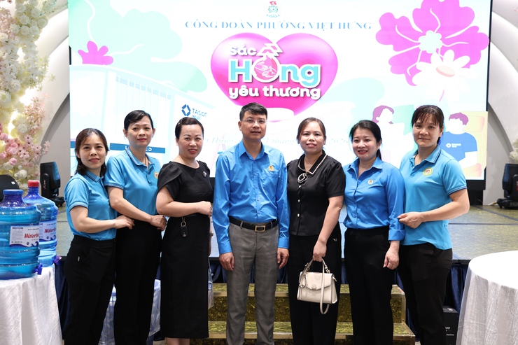 SẮC HỒNG YÊU THƯƠNG 2026: LAN TỎA NGHĨA CỬ CAO ĐẸP TẠI PHƯỜNG VIỆT HƯNG- Ảnh 2.