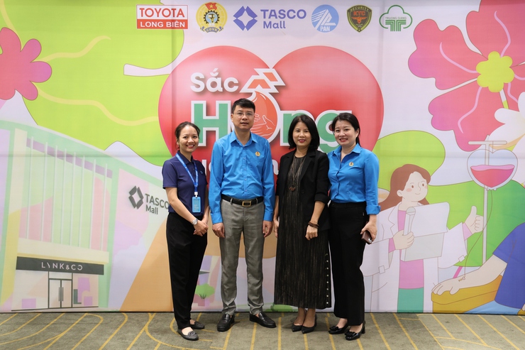 SẮC HỒNG YÊU THƯƠNG 2026: LAN TỎA NGHĨA CỬ CAO ĐẸP TẠI PHƯỜNG VIỆT HƯNG- Ảnh 3.