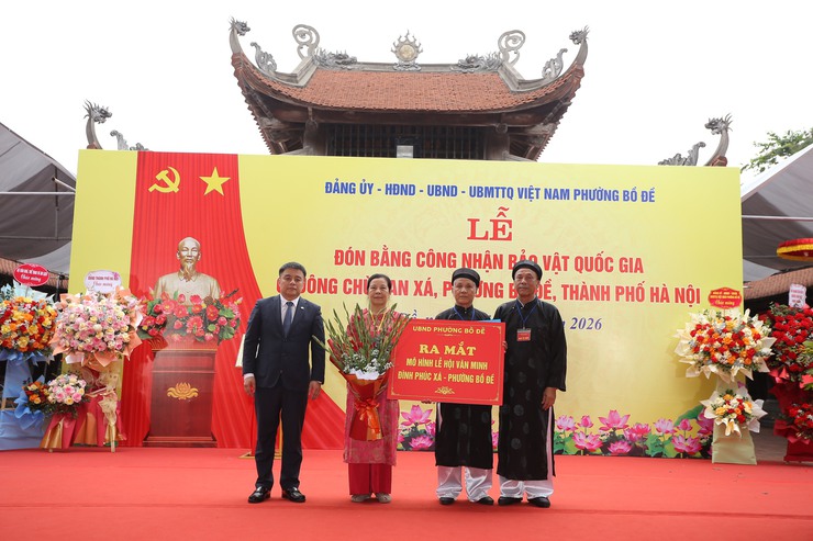 Phường Bồ Đề đón Bằng công nhận Bảo vật Quốc gia chuông chùa An Xá- Ảnh 4.