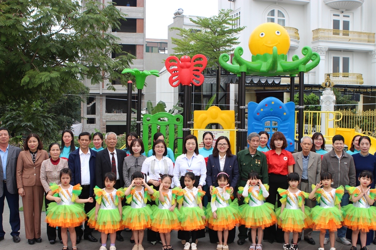 Mỗi cán bộ, đảng viên là một chiến sĩ – Nhịp cầu đưa Nghị quyết vào đời sống nhân dân phường Long Biên- Ảnh 3.