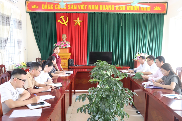 Đoàn giám sát HĐND xã Phú Xuyên triển khai giám sát công tác vệ sinh môi trường trên địa bàn- Ảnh 2.