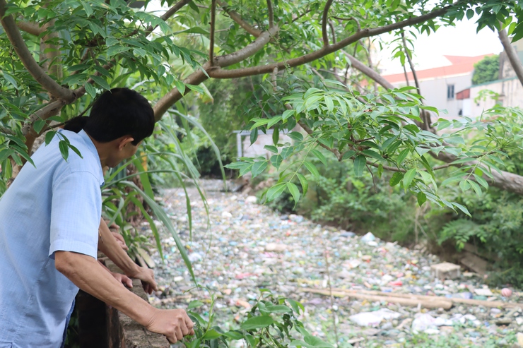 Đoàn giám sát HĐND xã Phú Xuyên triển khai giám sát công tác vệ sinh môi trường trên địa bàn- Ảnh 4.