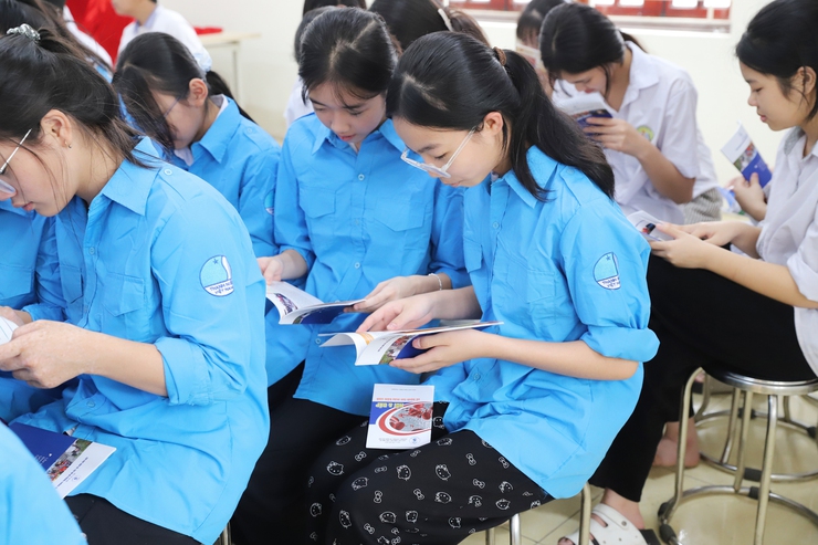 Hơn 100 đoàn viên thanh niên xã Thượng Phúc được truyền thông về Giới, bình đẳng giới, mất cân bằng giới tính khi sinh và chăm sóc sức khỏe vị thành niên, thanh niên- Ảnh 3.