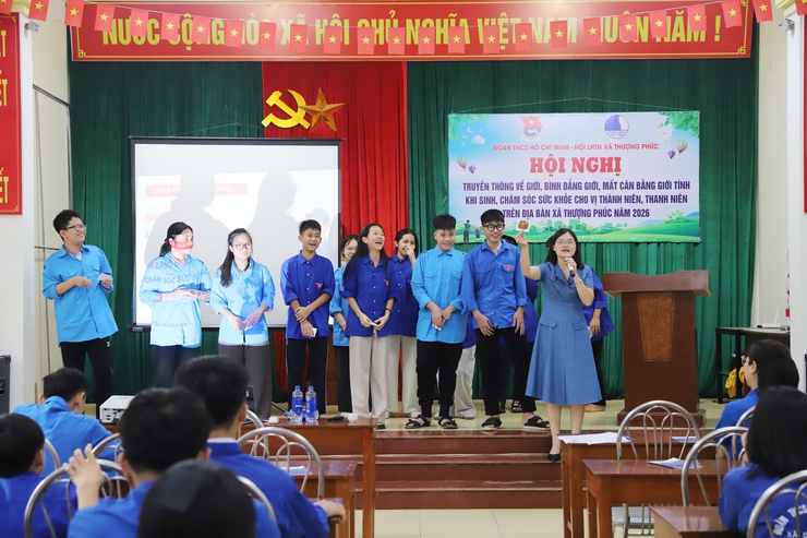 Hơn 100 đoàn viên thanh niên xã Thượng Phúc được truyền thông về Giới, bình đẳng giới, mất cân bằng giới tính khi sinh và chăm sóc sức khỏe vị thành niên, thanh niên- Ảnh 1.