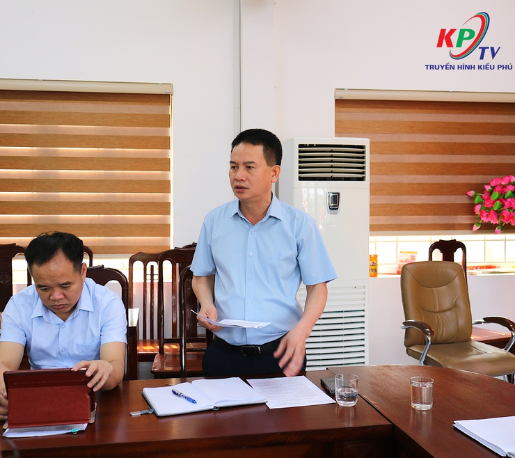 Ban cưỡng chế xã Kiều Phú tổ chức hội nghị triển khai phương án thực hiện biện pháp cưỡng chế đối với các công rình vi phạm đất đai, trật tự xây dựng trên địa bàn- Ảnh 2.