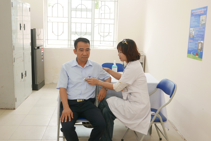 Khai trương Trung tâm Tiêm chủng Vaccine chất lượng cao - Trạm Y tế xã Ngọc Hồi- Ảnh 7.