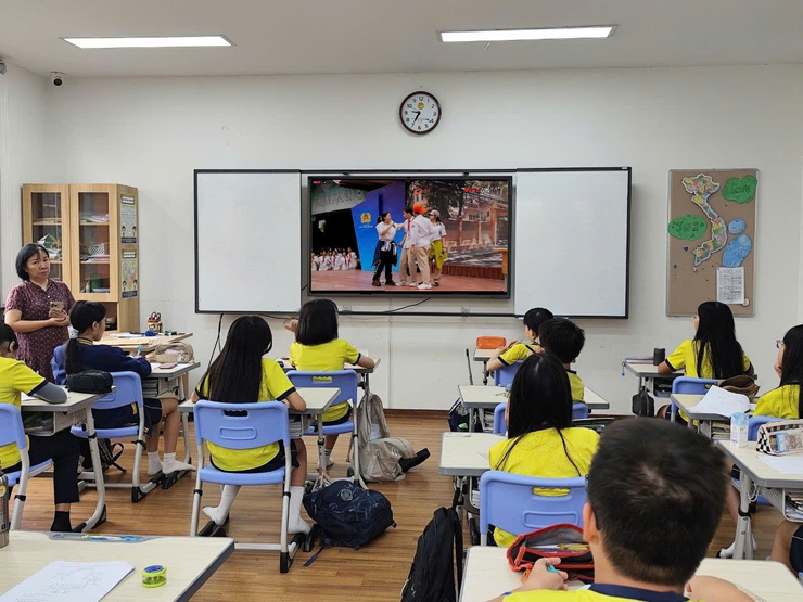 CÁC TRƯỜNG THCS TRÊN ĐỊA BÀN PHƯỜNG CẦU GIẤY THAM DỰ TIẾT HỌC PHÁP LUẬT TRỰC TUYẾN "GEN Z – TỰ HÀO HÀ NỘI, SỐNG CHUẨN AN TOÀN"- Ảnh 9.