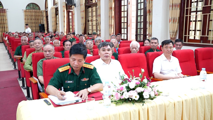 Ban chấp hành Hội CCB xã tổ chức hội nghị Thông tin tình hình an ninh thời sự thế giới, khu vực, trong nước và Thủ đô Hà Nội 6 tháng đầu năm 2026- Ảnh 3.