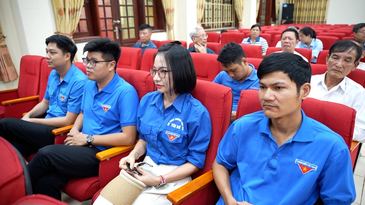 Ban chấp hành Hội CCB xã tổ chức hội nghị Thông tin tình hình an ninh thời sự thế giới, khu vực, trong nước và Thủ đô Hà Nội 6 tháng đầu năm 2026- Ảnh 7.