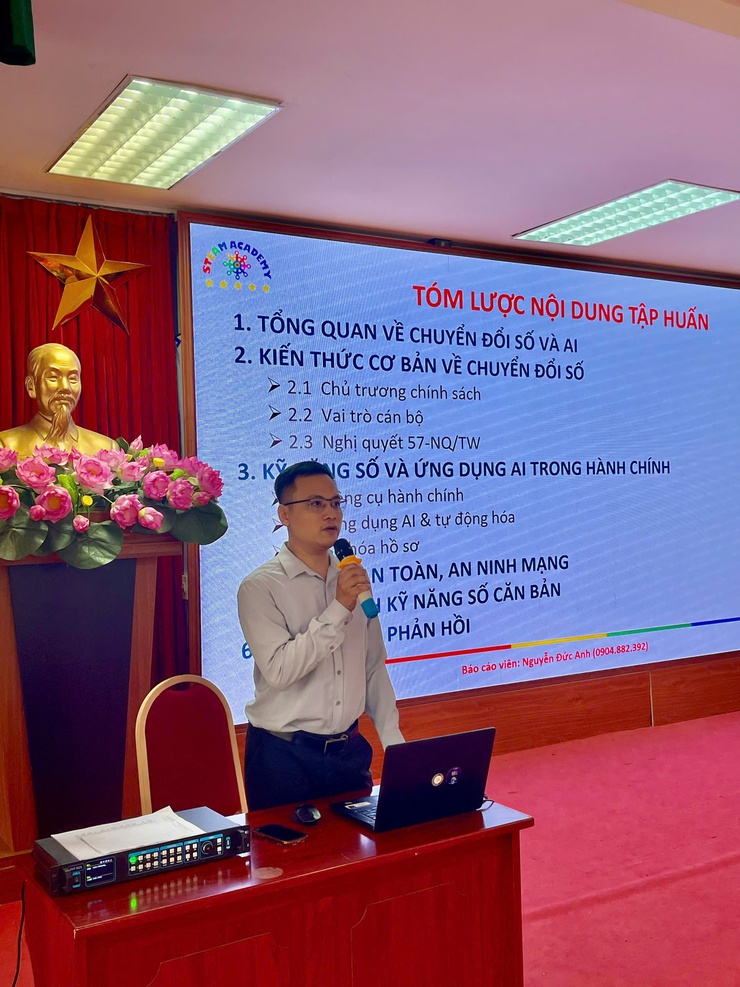 Phường Đông Ngạc tổ chức Lớp tập huấn Kỹ năng số cho Tổ chuyển đổi số cộng đồng năm 2026- Ảnh 3.