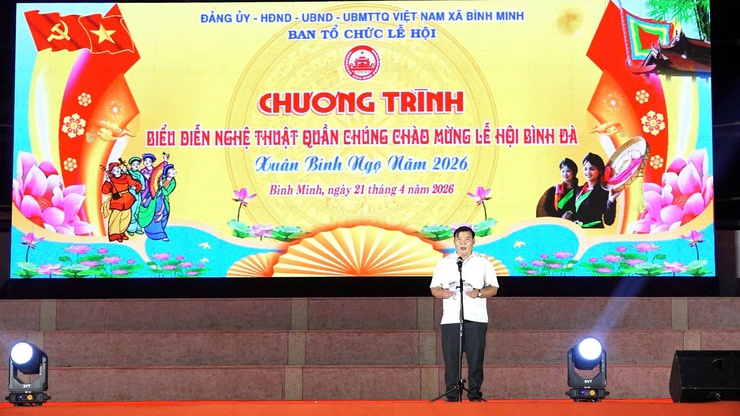 Chương trình biểu diễn nghệ thuật quần chúng điểm nhấn trong Lễ hội Bình Đà- Ảnh 2.