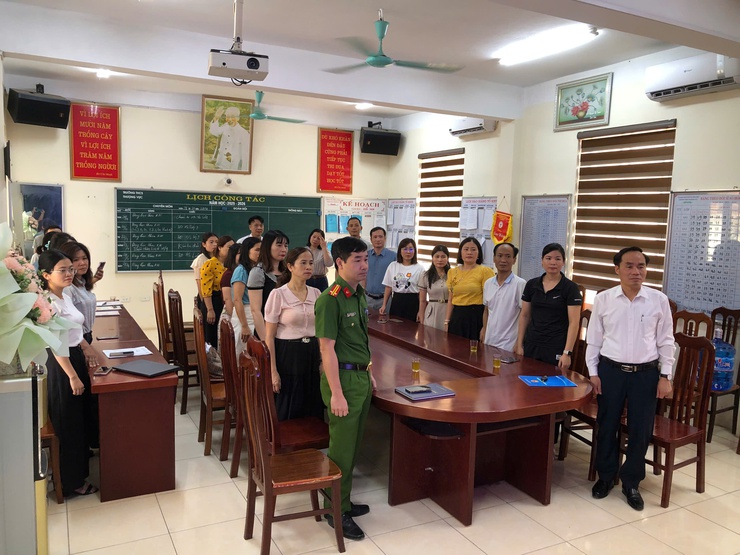 Đồng chí Nguyễn Hữu Thìn, Uỷ viên BTV, PCT UBND xã dự trực tuyến Cầu truyền hình đặc biệt mang tên “Tiết học Gen Z”- Ảnh 1.