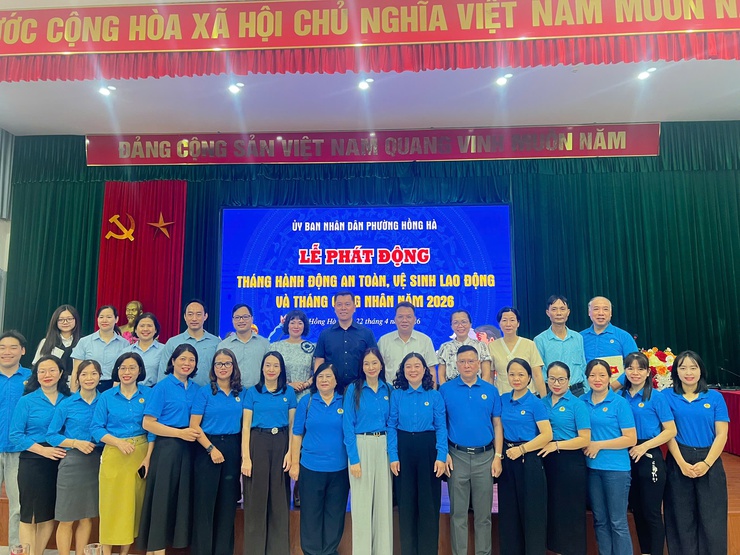 Phường Hồng Hà tổ chức lễ phát động tháng hành động về an toàn, vệ sinh lao động và tháng công nhân năm 2026- Ảnh 8.