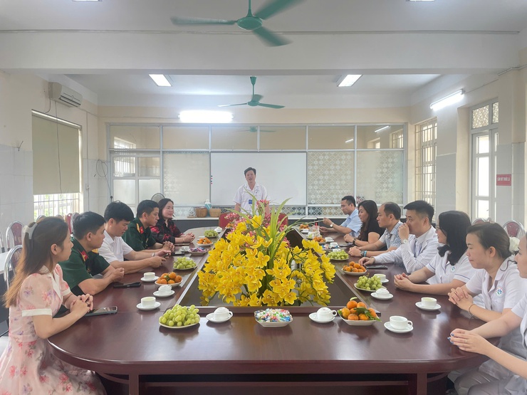 Khai trương Trung tâm Tiêm chủng Vaccine chất lượng cao - Trạm Y tế xã Ngọc Hồi- Ảnh 1.