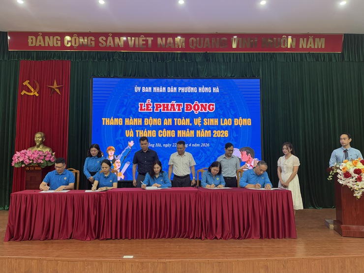 Phường Hồng Hà tổ chức lễ phát động tháng hành động về an toàn, vệ sinh lao động và tháng công nhân năm 2026- Ảnh 3.
