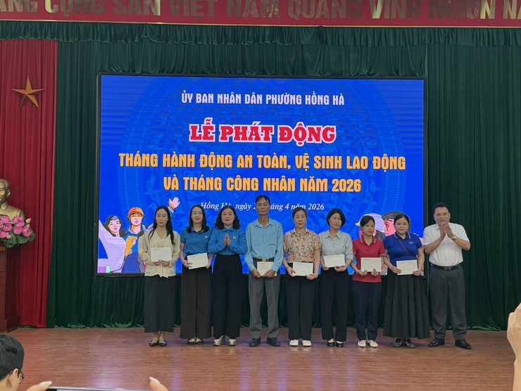 Phường Hồng Hà tổ chức lễ phát động tháng hành động về an toàn, vệ sinh lao động và tháng công nhân năm 2026- Ảnh 5.