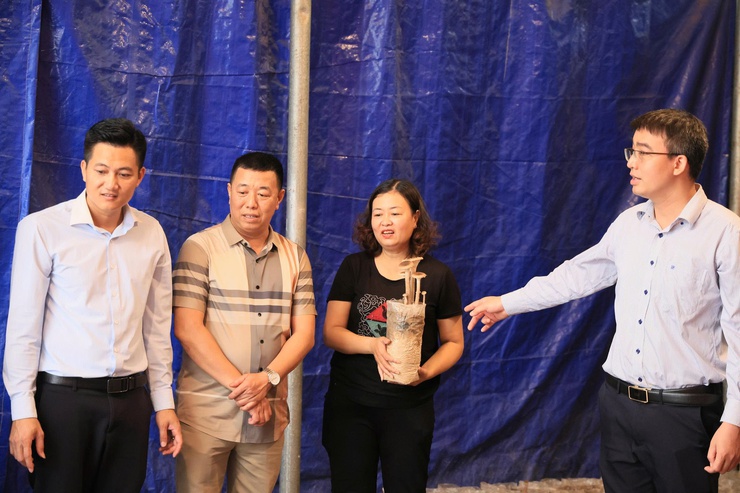 Công ty TNHH Syngenta phối hợp với Trung tâm Dịch vụ tổng hợp xã Thư Lâm tổ chức Hội nghị tọa đàm “Giải pháp tối ưu năng suất và chất lượng hạt lúa”- Ảnh 35.