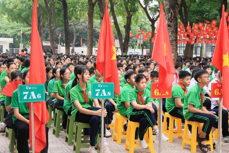 Công an thành phố Hà Nội phối hợp với ngành Giáo dục tổ chức cầu truyền hình đặc biệt với chủ đề “Tiết học Gen Z - Tự hào Hà Nội, sống chuẩn an toàn”.- Ảnh 9.