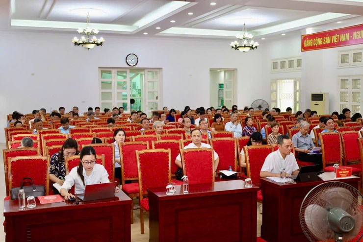 Đảng ủy phường Bồ Đề tổ chức tiếp sóng hội nghị toàn quốc phổ biến quán triệt Nghị quyết số 05-NQ/TW ngày 07/4/2026 và Quy định số 21-QĐ/TW ngày 11/4/2026 của Ban Chấp hành Trung ương Đảng.- Ảnh 2.