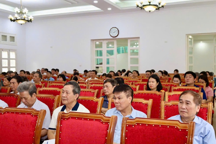 Đảng ủy phường Bồ Đề tổ chức tiếp sóng hội nghị toàn quốc phổ biến quán triệt Nghị quyết số 05-NQ/TW ngày 07/4/2026 và Quy định số 21-QĐ/TW ngày 11/4/2026 của Ban Chấp hành Trung ương Đảng.- Ảnh 3.