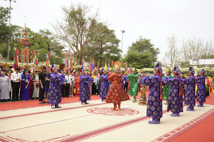 Bình Minh: Tái hiện nét đặc sắc trong lễ hội tưởng nhớ Đức Quốc Tổ Lạc Long Quân- Ảnh 8.