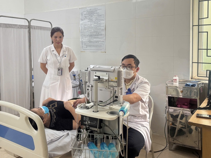 Tổ chức khám, tư vấn sức khỏe cho người cao tuổi trên địa bàn phường hưởng ứng Ngày Sức khỏe toàn dân 7/4- Ảnh 4.