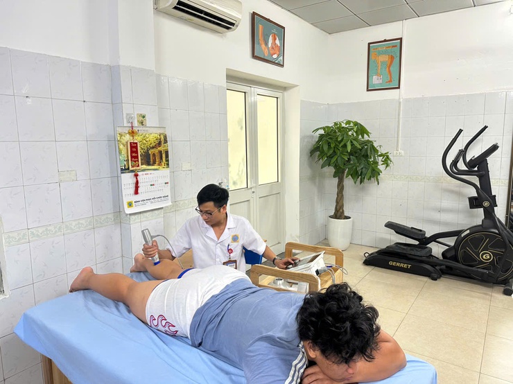 Đau căng cứng cơ trong thể thao: Hiểu đúng để phục hồi hiệu quả, phòng ngừa biến chứng- Ảnh 1.