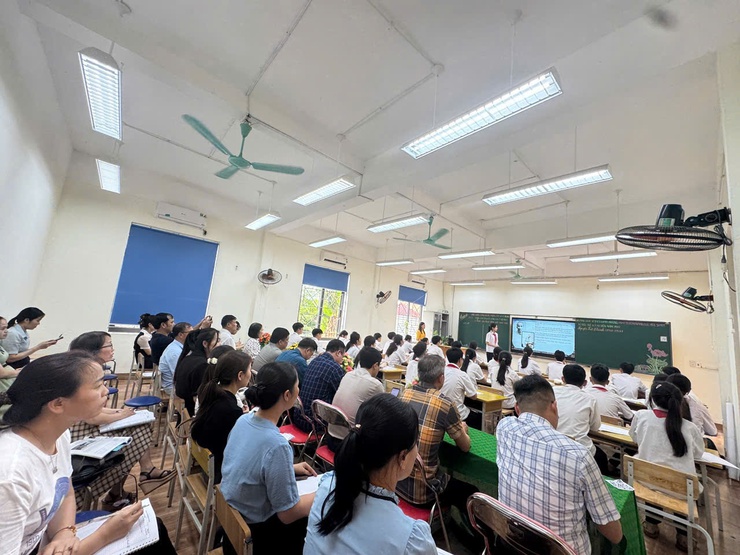 ỨNG DỤNG AI VÀ CÔNG NGHỆ THÔNG TIN TRONG DẠY HỌC LỊCH SỬ & ĐỊA LÝ: ĐỔI MỚI PHƯƠNG PHÁP, PHÁT TRIỂN NĂNG LỰC HỌC SINH- Ảnh 5.