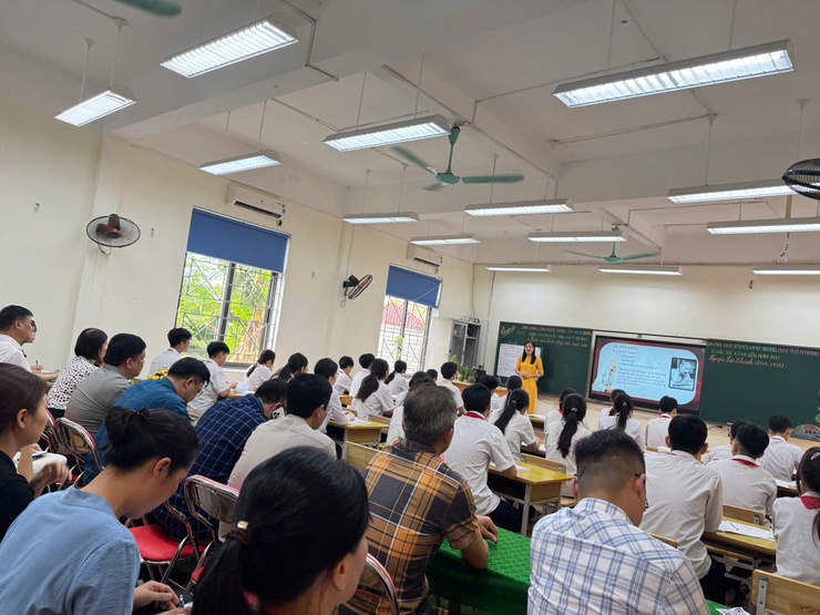 ỨNG DỤNG AI VÀ CÔNG NGHỆ THÔNG TIN TRONG DẠY HỌC LỊCH SỬ & ĐỊA LÝ: ĐỔI MỚI PHƯƠNG PHÁP, PHÁT TRIỂN NĂNG LỰC HỌC SINH- Ảnh 1.