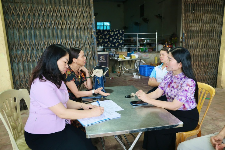 Tổ tuyên truyền giải phóng mặt bằng xã Phú Nghĩa vận động các hộ dân đồng thuận bàn giao mặt bằng Dự án nâng cấp Quốc lộ 6- Ảnh 3.