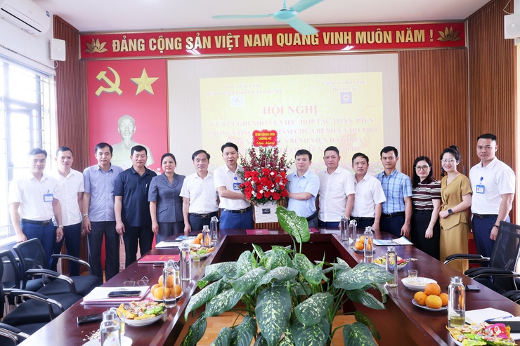 Lễ ký kết công tác khám, chữa bệnh và hỗ trợ chuyên môn giữa Bệnh viện Đa khoa Chương Mỹ và Trạm Y tế xã Hòa Phú.- Ảnh 8.