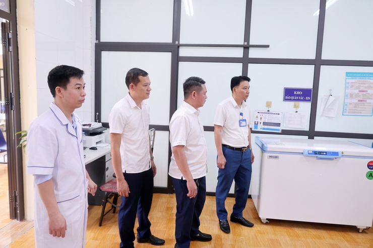 Lễ ký kết công tác khám, chữa bệnh và hỗ trợ chuyên môn giữa Bệnh viện Đa khoa Chương Mỹ và Trạm Y tế xã Hòa Phú.- Ảnh 2.