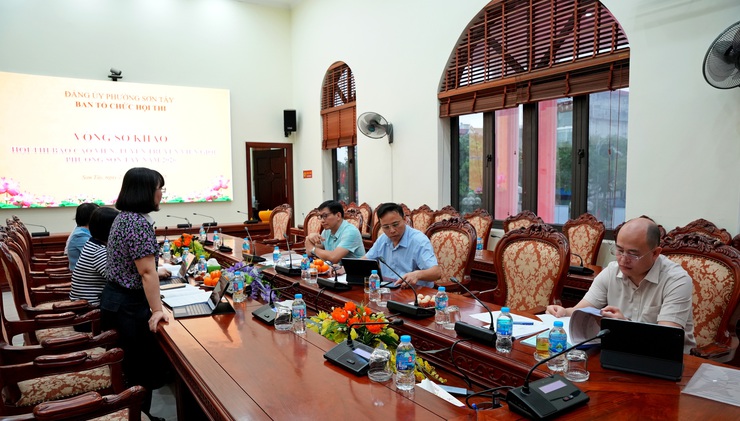 SƠN TÂY CHỌN 10 THÍ SINH VÀO VÒNG CHUNG KHẢO HỘI THI BÁO CÁO VIÊN, TUYÊN TRUYỀN VIÊN GIỎI NĂM 2026- Ảnh 1.