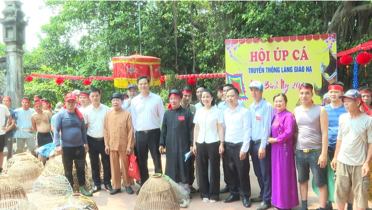 Trải nghiệm Hội úp cá – nét đẹp dân gian độc đáo của làng Giáo Hạ- Ảnh 1.